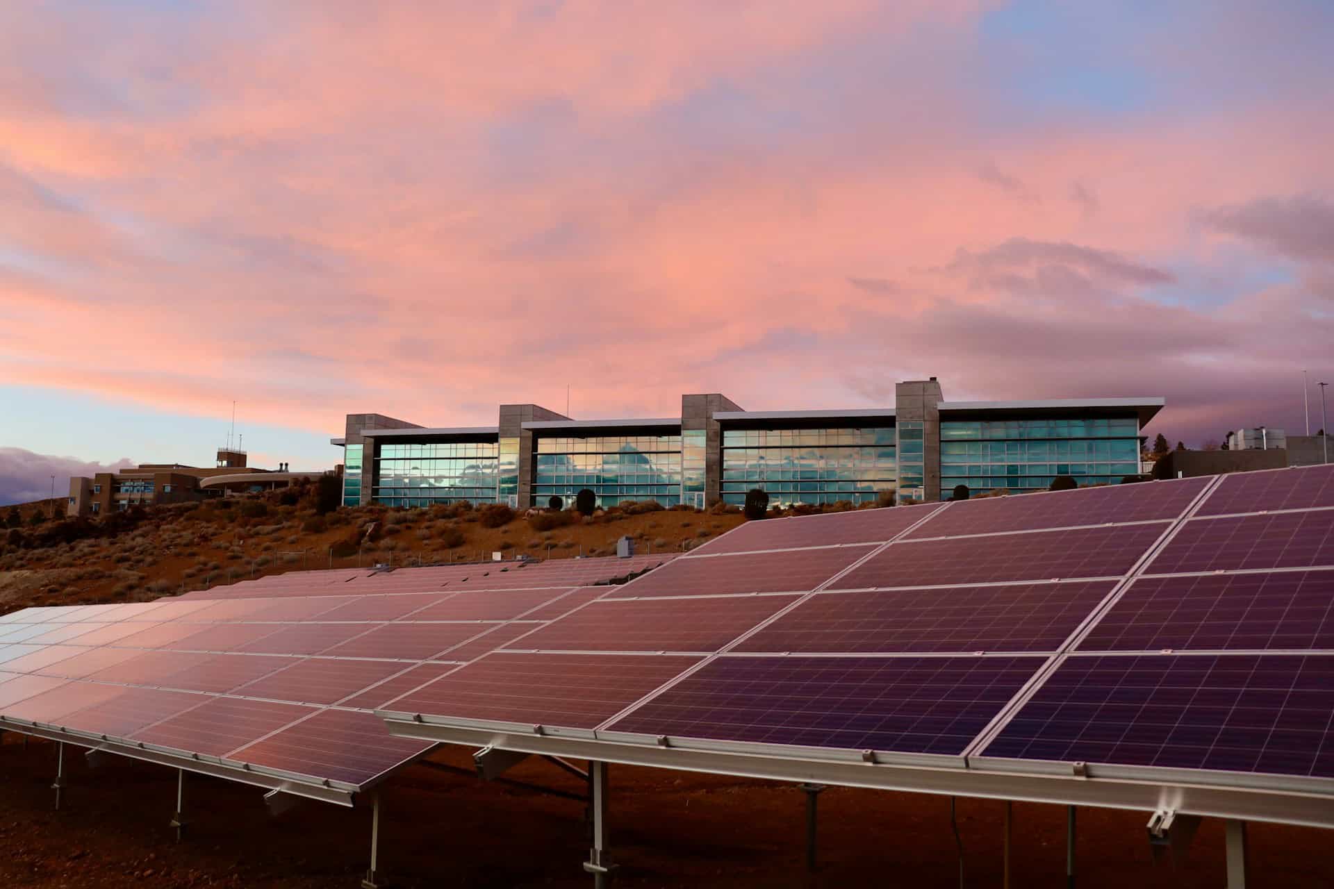 Bando fotovoltaico 2025: incentivi per imprese, famiglie e comunità energetiche